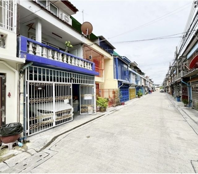 สร้างเสร็จก่อน 2010 มีบางส่วน ใช่ เจ้าของขายเอง บ้านทำเลดี ใกล้ BTS วุฒกาาศ วุฒากาศ 32 เชื่อมต่อสาทร สีลม ง่ายนิดเดียว รูปที่ 3