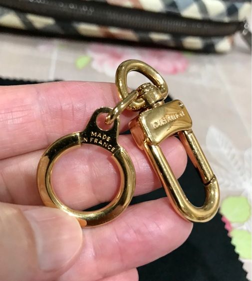 Louis Vuitton แท้ ตัวต่อสายกระเป๋า รูปที่ 9