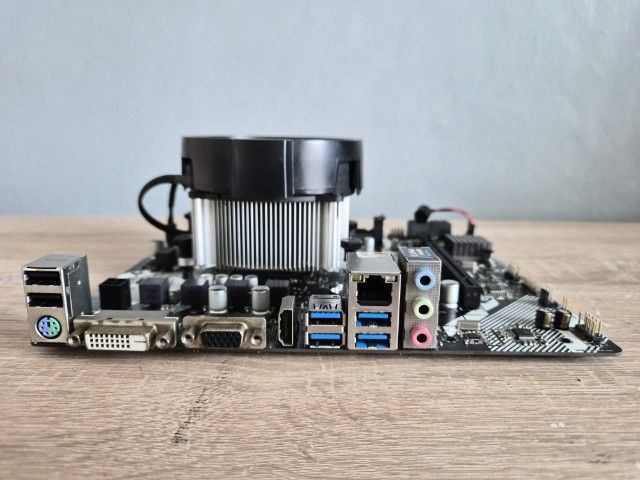 ชุดเซต CPU  AMD RYZEN 5 1600 พร้อม MB ASROCK A320M-HDV
สภาพสวย   รูปที่ 4