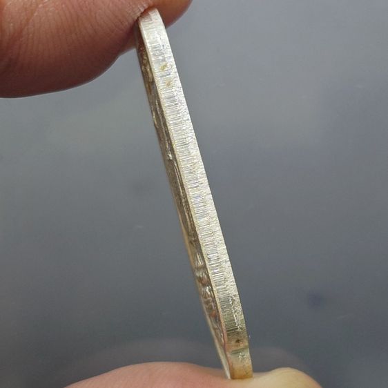 พระพุทธอภัยมงคลสมังคี เนื้อเงิน ที่ระลึกฉลองสิริราชสมบัติครบ 50 ปี กสิกรไทย สร้าง พ.ศ.2539 พร้อมกล่องเดิม รูปที่ 7