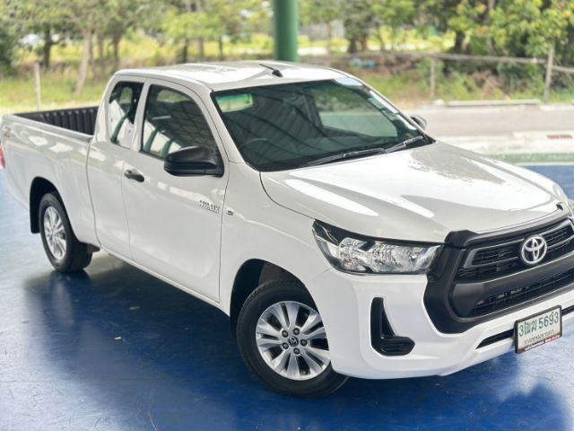 รถ Toyota Hilux Revo 2.4 Z Edition Mid สี ขาว