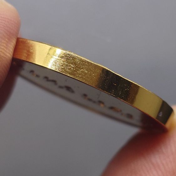 เหรียญที่ระลึกพระราชทาน ในหลวง ร.9 และพระราชินี เนื้อกะไหล่ทอง ขนาด 3 ซม. ทรงกลม (แจกเฉพาะข้าราชการ ใกล้ชิดพระองค์) พร้อมกล่อง รูปที่ 5