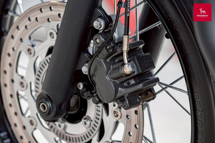 Triumph Bonneville T100 Black ปี2017 วิ่งน้อย5,000Km. รถใหม่มาก  รูปที่ 12