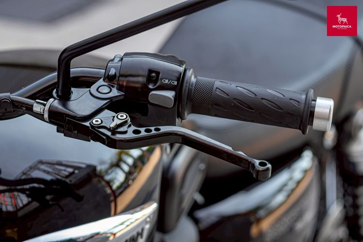 Triumph Bonneville T100 Black ปี2017 วิ่งน้อย5,000Km. รถใหม่มาก  รูปที่ 10