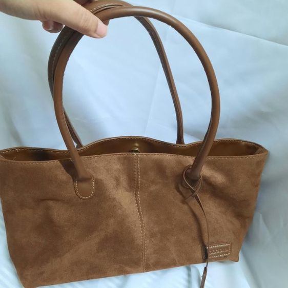 กระเป๋าสะพายข้างสีน้ำตาลสภาพดี รูปที่ 5