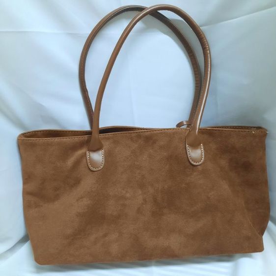 กระเป๋าสะพายข้างสีน้ำตาลสภาพดี