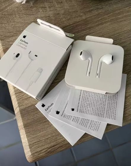 หูฟังไอโฟน  Apple Earpods Lightning

(มือสองใช้งานปกติ)ครบกล่อง