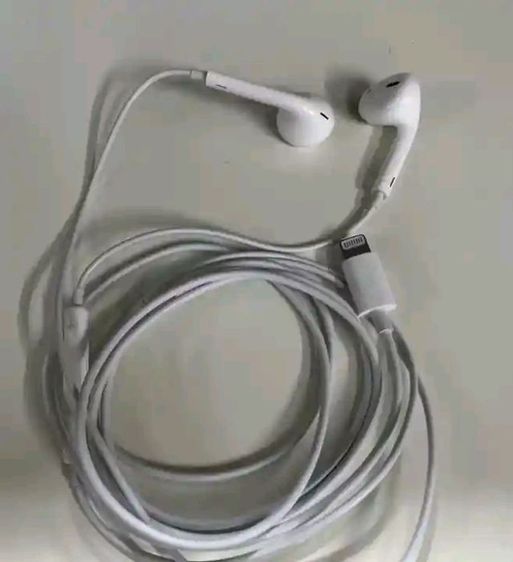 หูฟังไอโฟน  Apple Earpods Lightning

(มือสองใช้งานปกติ)ครบกล่อง รูปที่ 8
