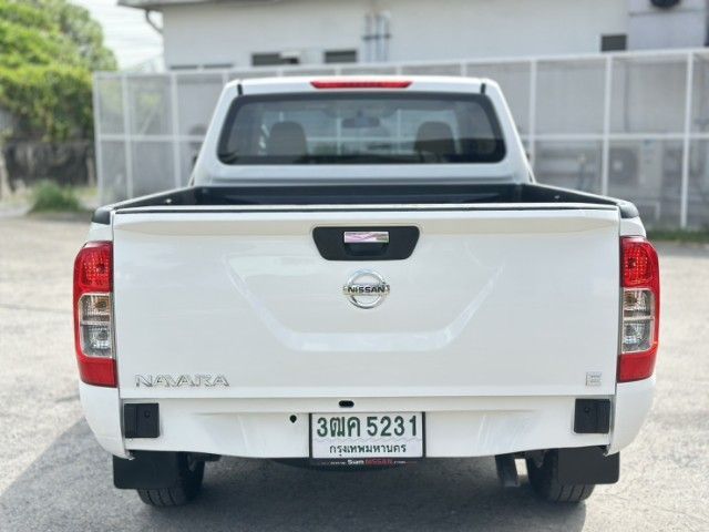 Nissan NP300-NAVARA 2020 2.5 E Pickup ดีเซล ไม่ติดแก๊ส เกียร์ธรรมดา ขาว รูปที่ 3