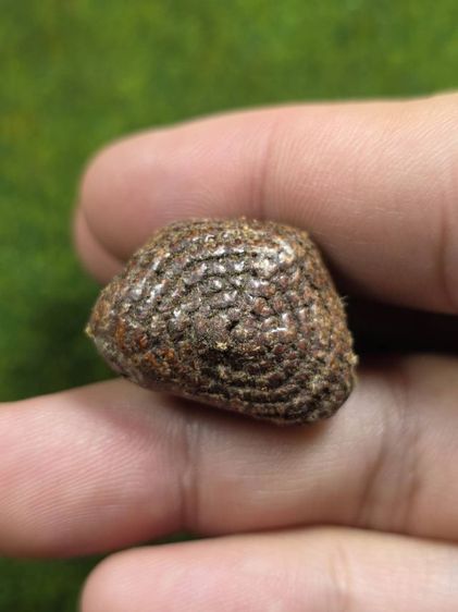 พระปิดตาถักเชือกคลุกรักเก่าๆไม่ทราบที่ รูปที่ 2