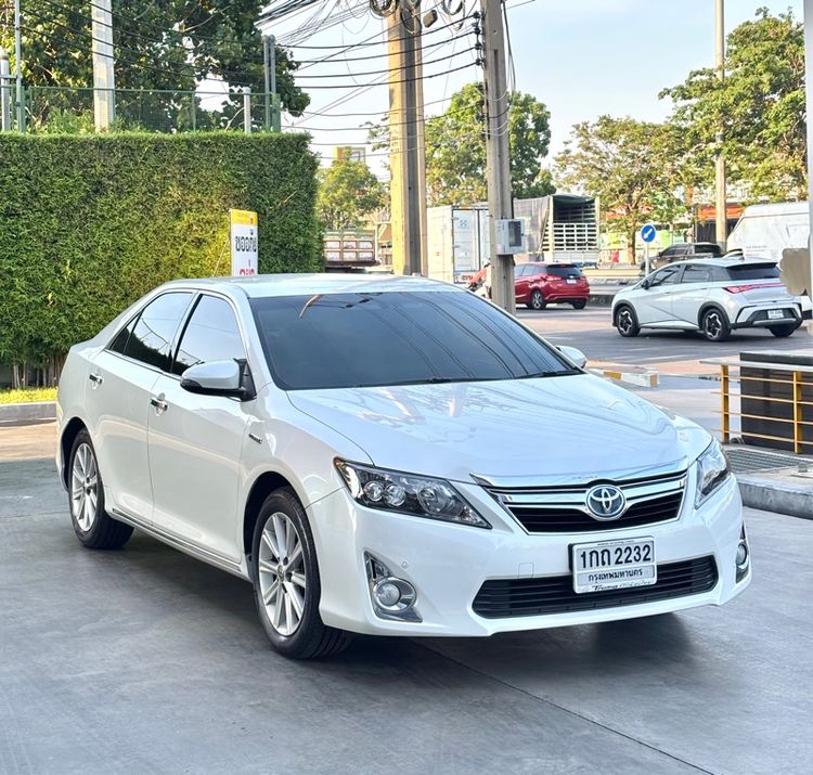 Toyota Camry 2013 2.5 Hybrid Sedan ไฮบริด เกียร์อัตโนมัติ ขาว รูปที่ 3