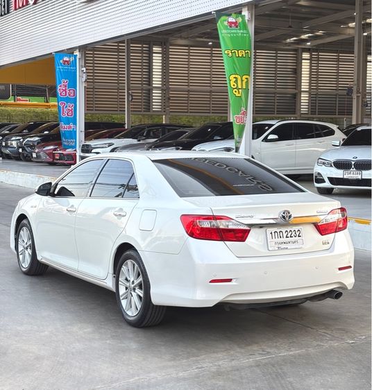 Toyota Camry 2013 2.5 Hybrid Sedan ไฮบริด เกียร์อัตโนมัติ ขาว รูปที่ 4
