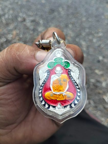 เหรียญเสมารุ่นแรกเนื้อเงินลงยาแดง หลวงปู่หลุน วัดสะพุง เลขโค้ช294 