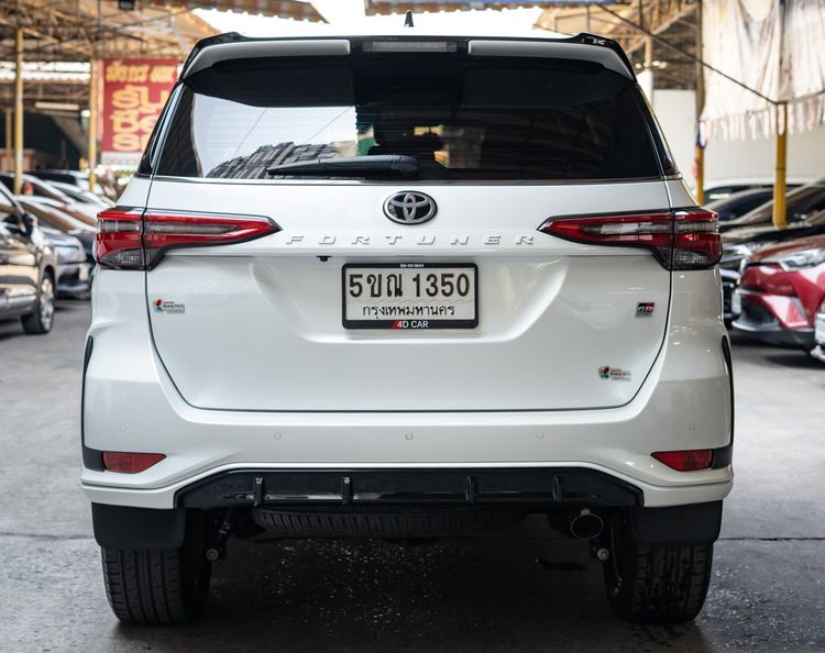 Toyota Fortuner 2024 2.8 GR Sport Black Top 4WD Utility-car ดีเซล ไม่ติดแก๊ส เกียร์อัตโนมัติ ขาว รูปที่ 4