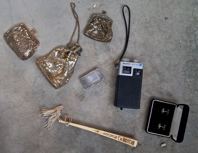 ไฟแช็ค Dupont, Cufflinks Silver, กระเป๋าเหรียญวินเทจ, วิทยุSony วินเทจ, พัดวินเทจ