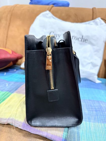 GUY LAROCHE แท้ มือสอง รูปที่ 9