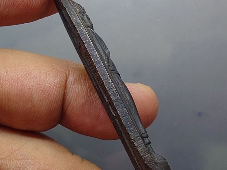 พระร่วงหลังรางปืน บล็อกเจดีย์จม สะดือรี บล็อกนิยม (หลวงปู่โต๊ะ หลวงปู่แหวน ร่วมปลุกเสก) วัดพระธาตุดอยสุเทพ จ.เชียงใหม่ พ.ศ.2515 รูปที่ 5