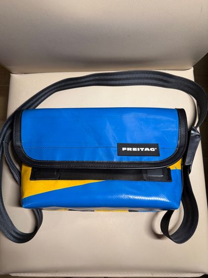 ชาย ฟ้า ผ้าใบ  FREITAG Hawaii 