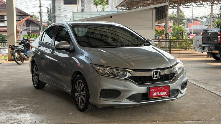 รถ Honda City 1.5 V สี บรอนซ์เงิน