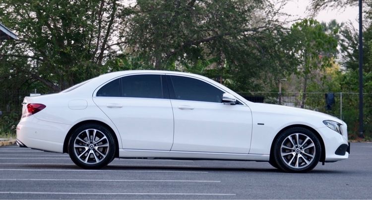 Mercedes-Benz E-Class 2019 E350 Sedan ปลั๊กอินไฮบริด (PHEV) ไม่ติดแก๊ส เกียร์อัตโนมัติ ขาว รูปที่ 4