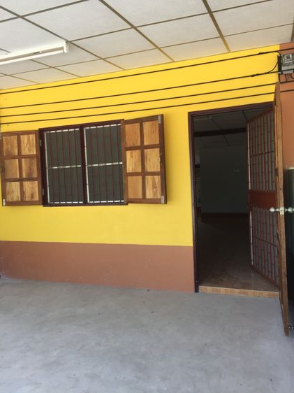 ให้เช่าห้องแถว บ้านพักใหม่ สะอาดร่มรื่น เงียบสงบ ปลอดภัย พร้อมที่จอดรถ อ.บางแพ จ.ราชบุรี