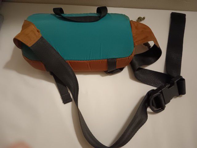 กระเป๋าสะพาย topo design