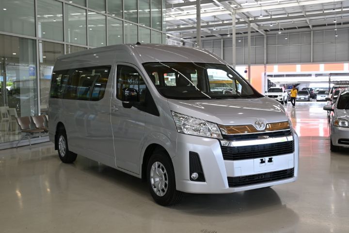 Toyota Commuter 2025 2.8 Van ดีเซล ไม่ติดแก๊ส เกียร์อัตโนมัติ เทา รูปที่ 3