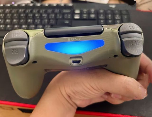 จอย Dualshock Ps4 Gen2 แท้มือสองพร้อมกล่อง รูปที่ 4