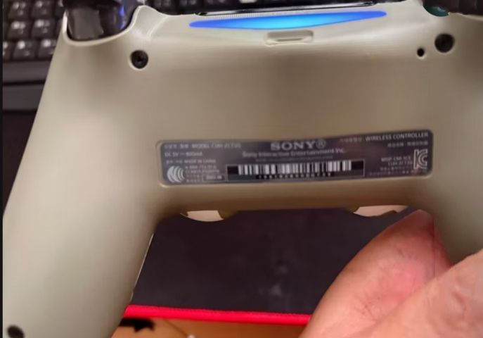 จอย Dualshock Ps4 Gen2 แท้มือสองพร้อมกล่อง รูปที่ 5