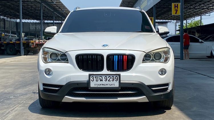 รถ BMW X1 2.0 sDrive18d xLine สี ขาว