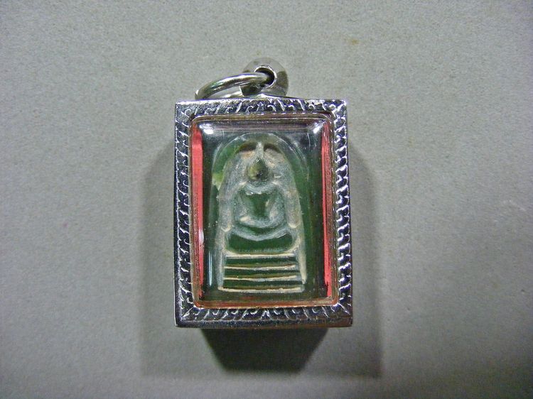 เนื้อหยก เก่าๆ พระบ้านๆ