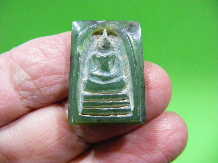 เนื้อหยก เก่าๆ พระบ้านๆเดิม