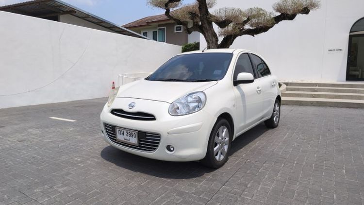 รถ Nissan March 1.2 E สี ขาว