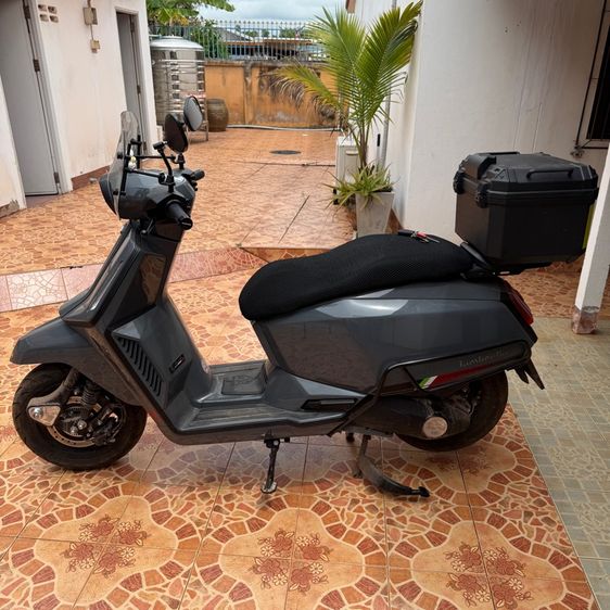 Lambretta X200 สีเทา รูปที่ 4