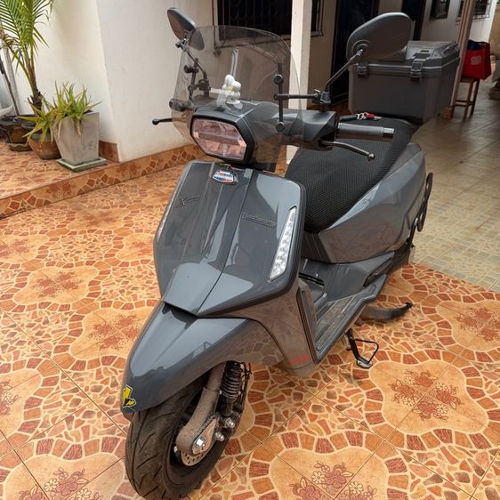 Lambretta X200 สีเทา รูปที่ 2