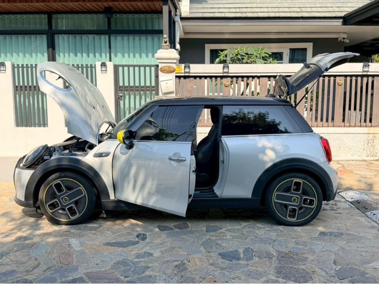 Mini Hatch Cooper 2022 SE Sedan ไฟฟ้า ไม่ติดแก๊ส เกียร์อัตโนมัติ ขาว