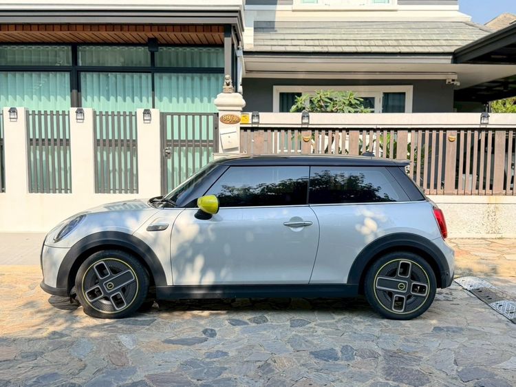 Mini Hatch Cooper 2022 SE Sedan ไฟฟ้า ไม่ติดแก๊ส เกียร์อัตโนมัติ ขาว