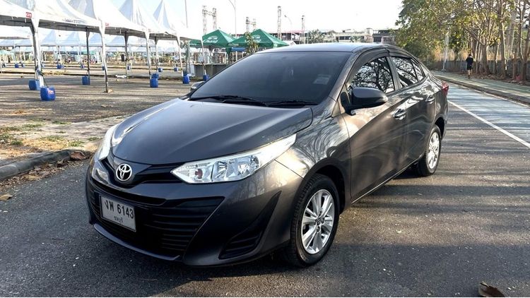 Toyota Yaris ATIV 2019 1.2 E Sedan เบนซิน ไม่ติดแก๊ส เกียร์อัตโนมัติ เทา รูปที่ 3