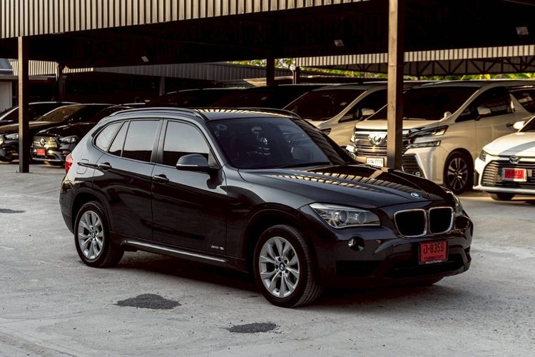 BMW X1 2014 2.0 sDrive18i Sport เบนซิน เทา รูปที่ 3