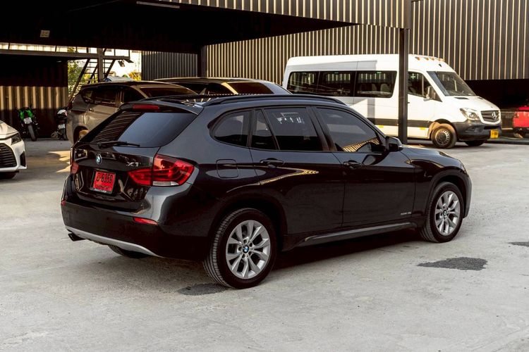 BMW X1 2014 2.0 sDrive18i Sport เบนซิน เทา รูปที่ 4