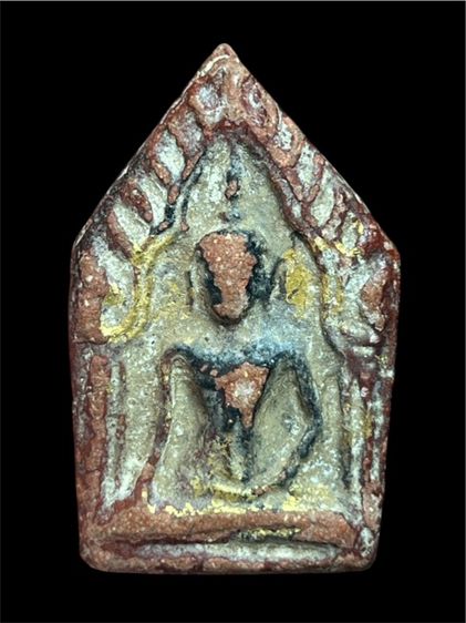 พระขุนแผนกรุบ้านกลางลงรักปิดทอง