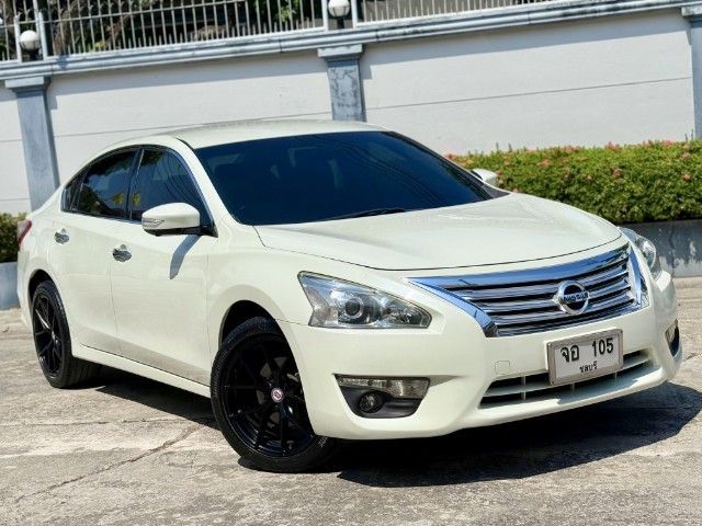 รถ Nissan Teana 2.0 XL สี ขาว
