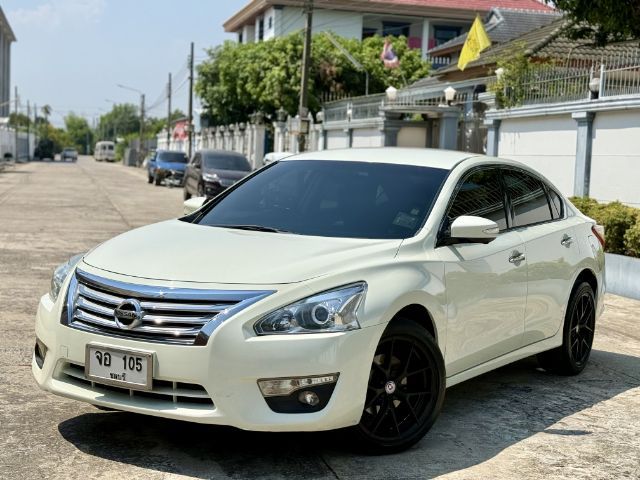 รถ Nissan Teana 2.0 XL สี ขาว