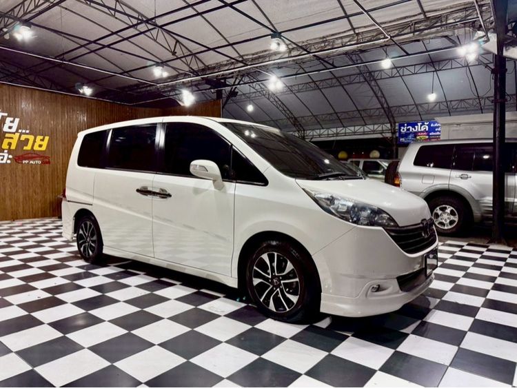 รถ Honda Stepwagon 2.0 E สี ขาว