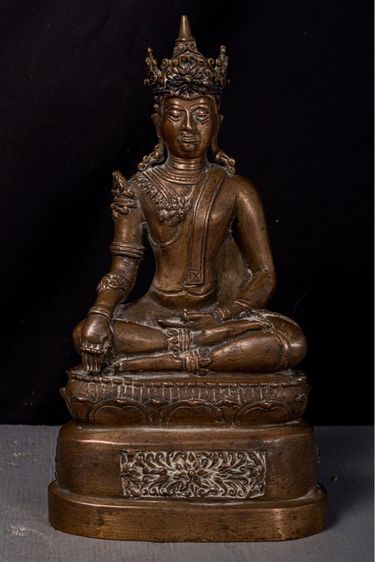 พระบูชาเชียงแสนทรงเครื่อง เนื้อสัมฤทธิ์ หน้าตัก 5 นิ้ว สูง 11.5 นิ้ว ฐาน 6 นิ้ว 