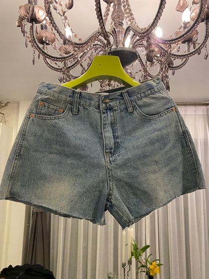 กุชชี่ กางเกงยีนส์ขาสั้น สภาพใหม่เอี่ยม  รูปที่ 4