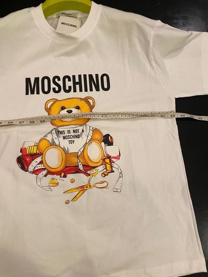 มอสชิโน่  (ติดจองค่ะ)เสื้อยืดแขนสั้น สภาพใหม่เอี่ยม  รูปที่ 5