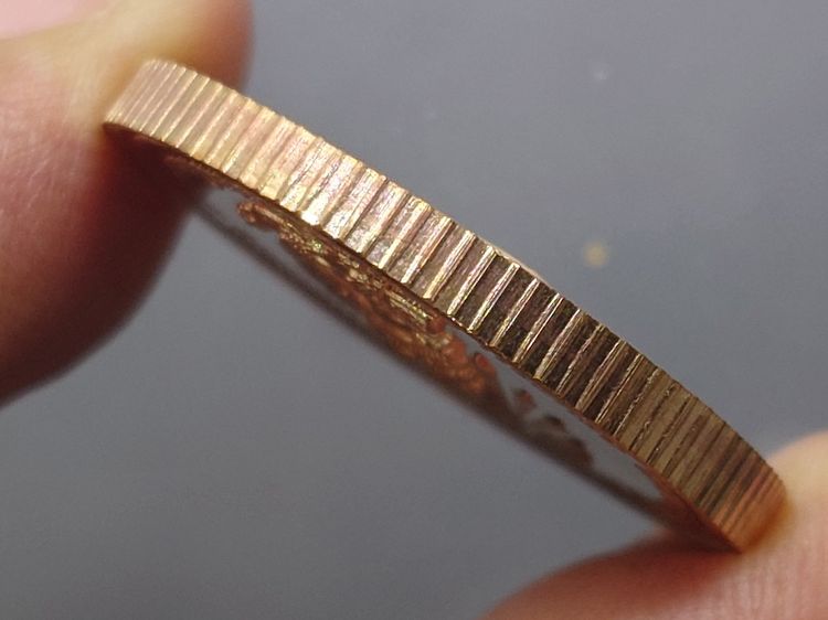 เหรียญหลวงพ่อโสธร ครบชุด 3 เหรียญ เนื้อทองแดงนอก ครบรอบ 12 ปี กสท โทรคมนาคม พิธีวัดโสธรวราราม พ.ศ.2558 พร้อมบรรจุกล่องไม้ รูปที่ 5