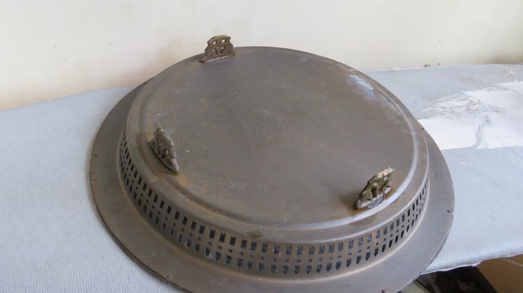 พานถาดทองเหลือง ผิวเดิมๆ ของสะสม งานเก่า เก่าเก็บ ขนาด 10 และ 16นิ้ว จำนวน 3ใบ รูปที่ 18