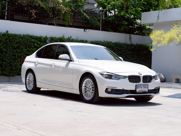 BMW Series 3 2017 320d Sedan ดีเซล ไม่ติดแก๊ส เกียร์อัตโนมัติ ขาว